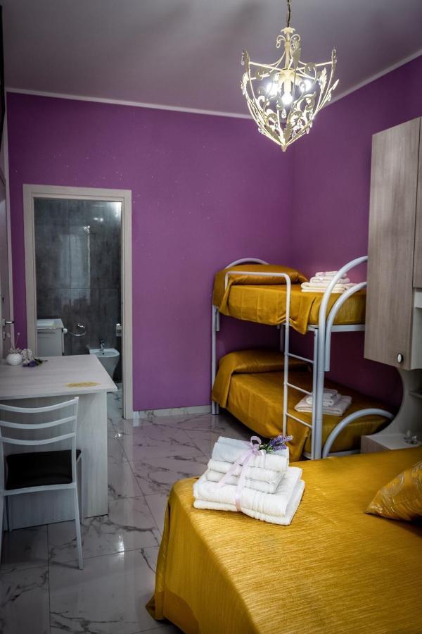 Bed and Breakfast Le Colonne Racale Exterior foto