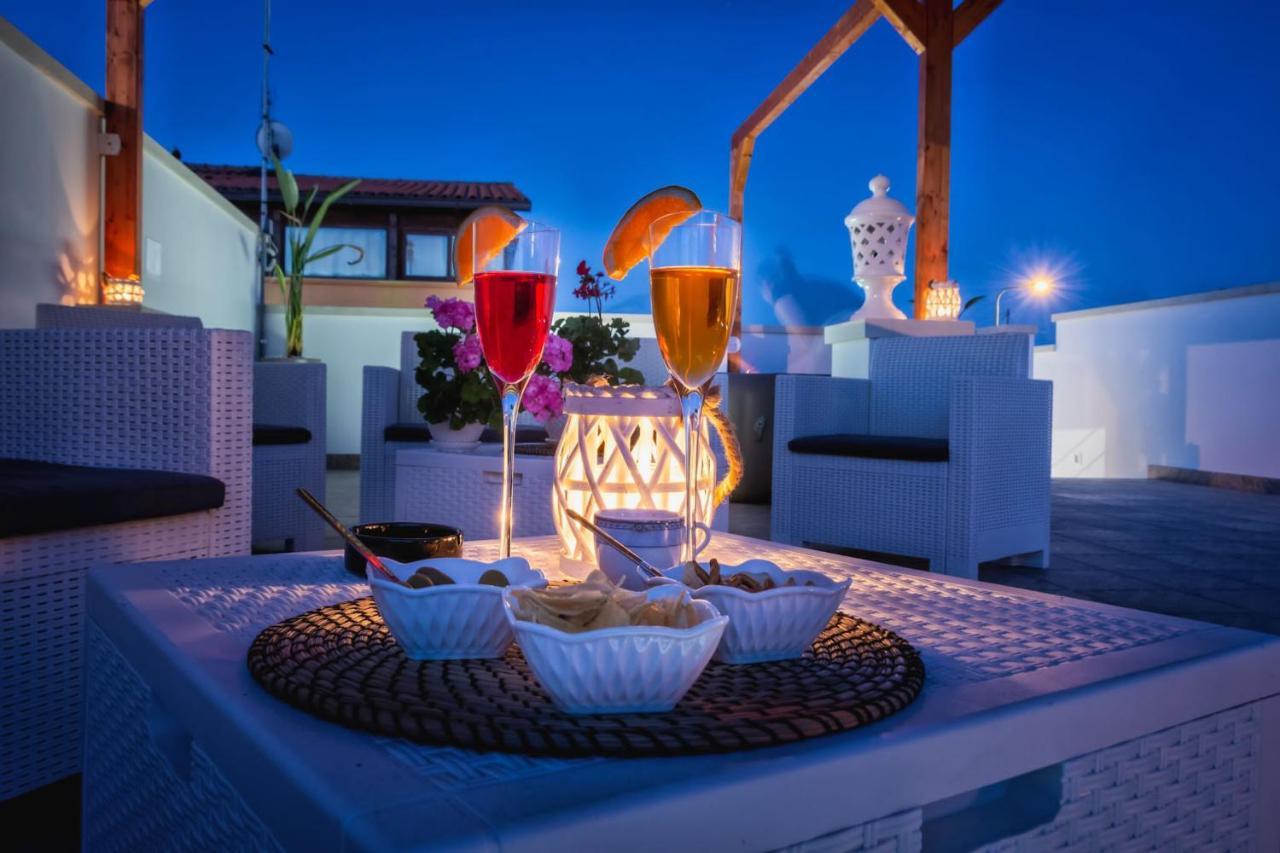 Bed and Breakfast Le Colonne Racale Exterior foto
